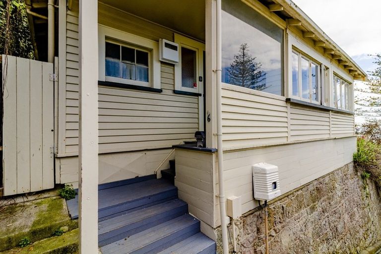 Photo of property in 6 Seaview Terrace, Bluff Hill, Napier, 4110
