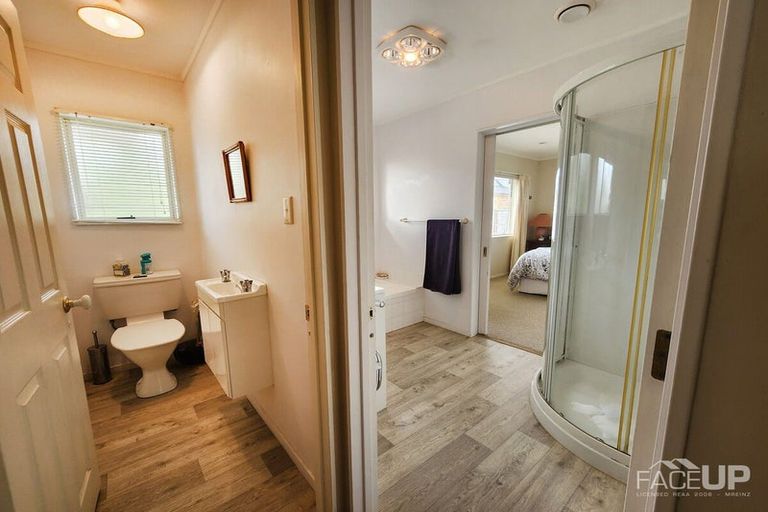 Photo of property in 26 Harbour Lights Close, West Harbour, Auckland, 0618