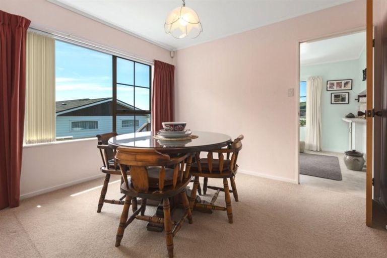 Photo of property in 2 Saint Aidans Way, Tawa, Wellington, 5028