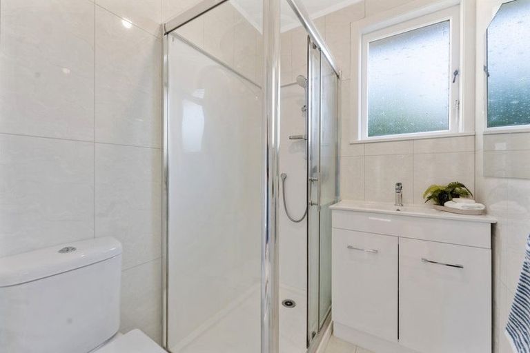 Photo of property in 1/12 Selwyn Crescent, Forrest Hill, Auckland, 0620