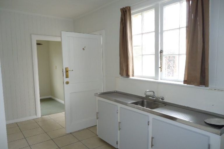 Photo of property in 106a Randwick Road, Moera, Lower Hutt, 5010