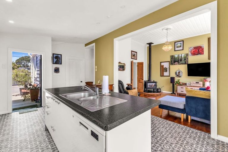 Photo of property in 12 Harris Street, Waitara, 4320