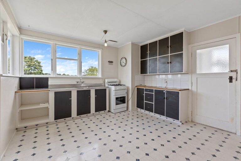 Photo of property in 75 Wrantage Street, Westown, New Plymouth, 4310