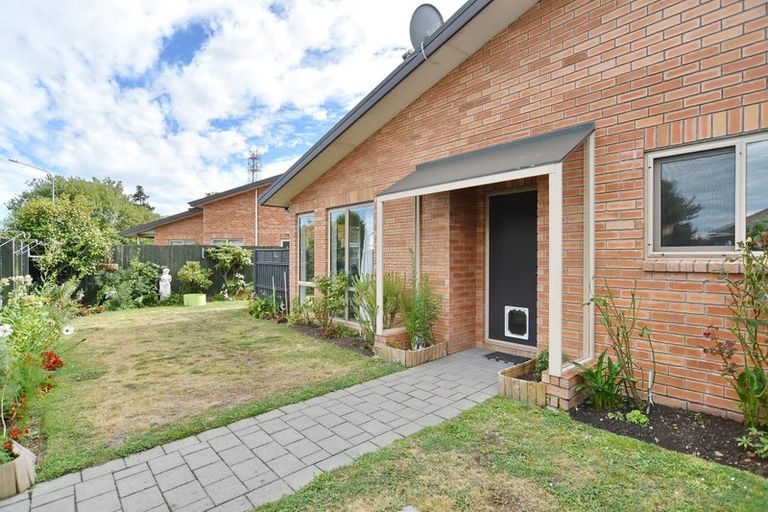 Photo of property in 14 Fulham Street, Islington, Christchurch, 8042