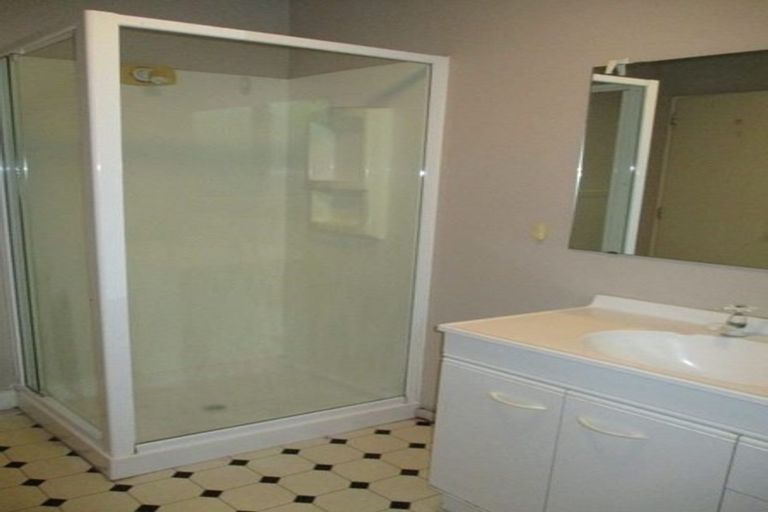 Photo of property in 5a Tonga Place, Riccarton, Christchurch, 8041