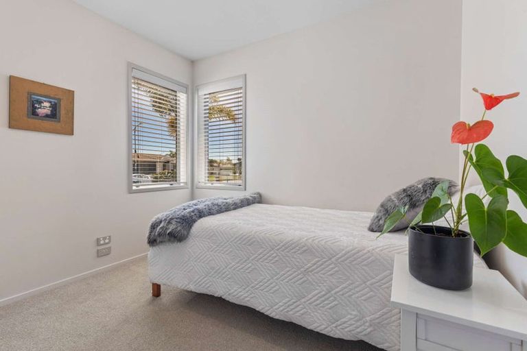 Photo of property in 42 Cassinia Close, Papamoa Beach, Papamoa, 3118