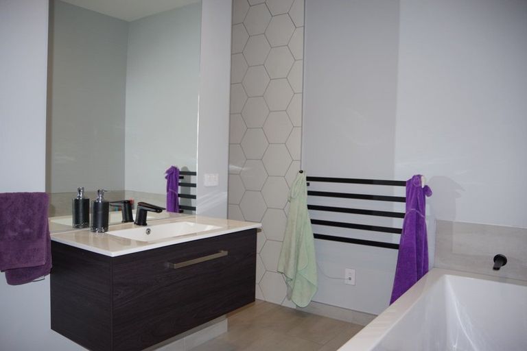 Photo of property in 71 Ross Rise, Kinloch, Taupo, 3385