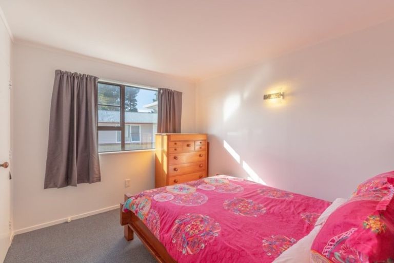 Photo of property in 11 Marne Grove, Waitangirua, Porirua, 5024