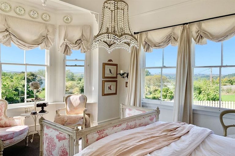 Photo of property in 22 Domain Road, Waipawa, 4210