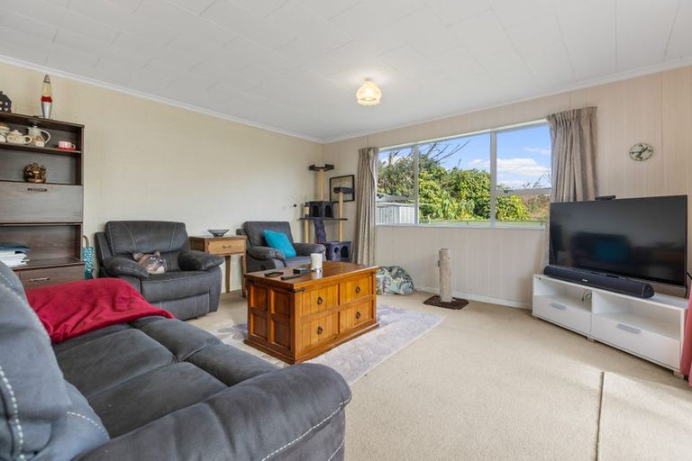 Photo of property in 82 Pioneer Road, Moturoa, New Plymouth, 4310
