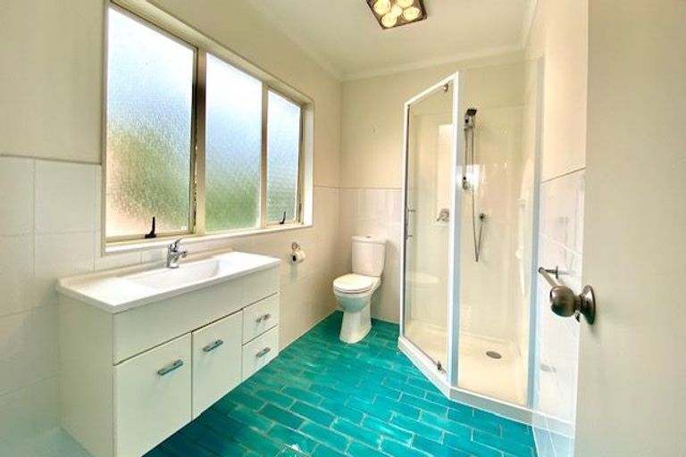 Photo of property in 27c Swanson Road, Henderson, Auckland, 0610