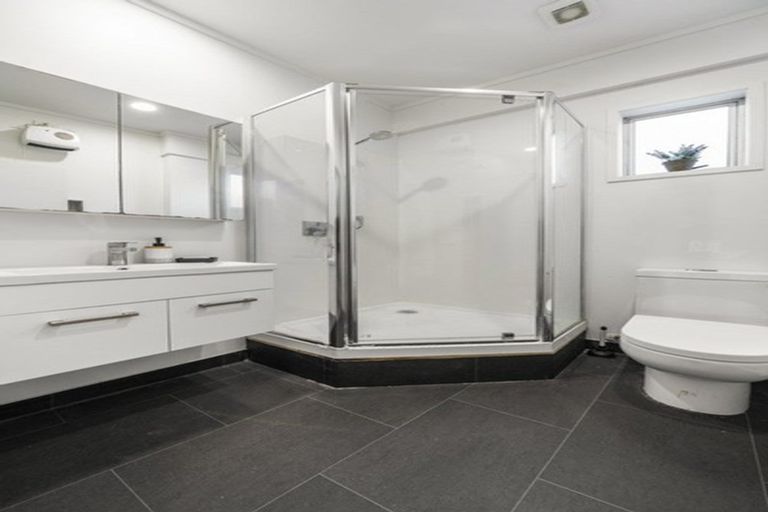 Photo of property in 1/32 Taylor Road, Mangere Bridge, Auckland, 2022