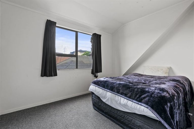 Photo of property in 1/20 Lowburn Place, Clover Park, Auckland, 2019