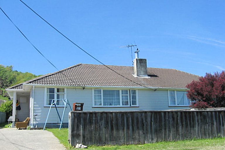 Photo of property in 21-23 Karaka Street, Stoke, Nelson, 7011