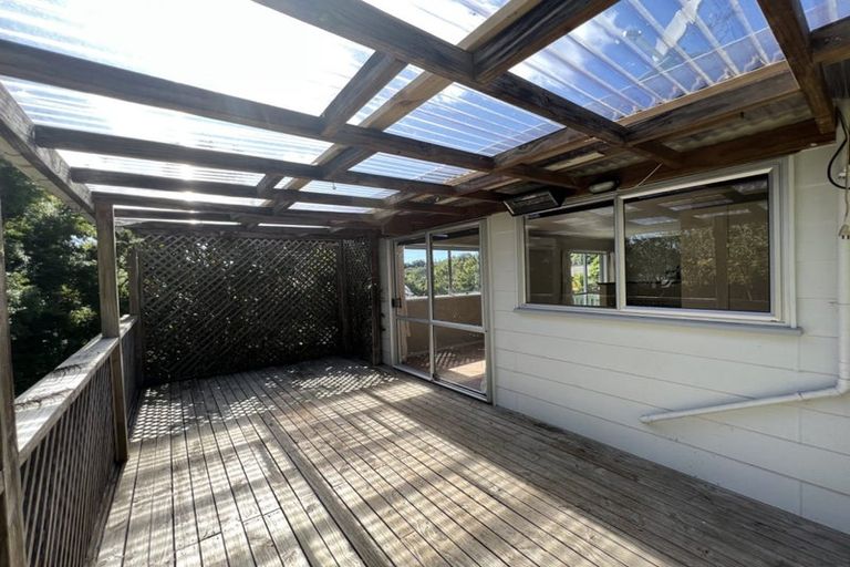 Photo of property in 24 Meadowood Drive, Unsworth Heights, Auckland, 0632