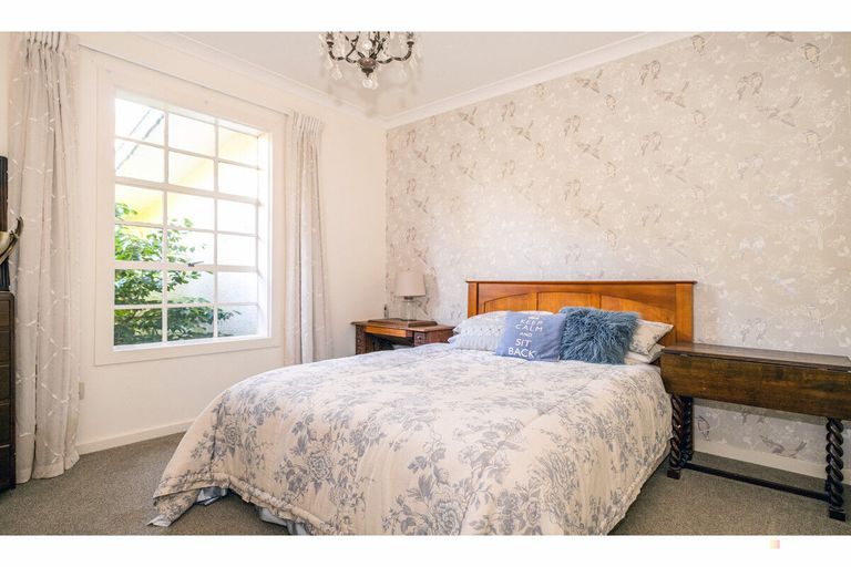 Photo of property in 72 Timaru Road, Waimate, 7924