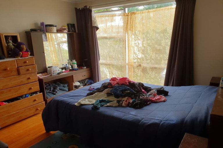 Photo of property in 19 Paton Avenue, Te Atatu South, Auckland, 0610
