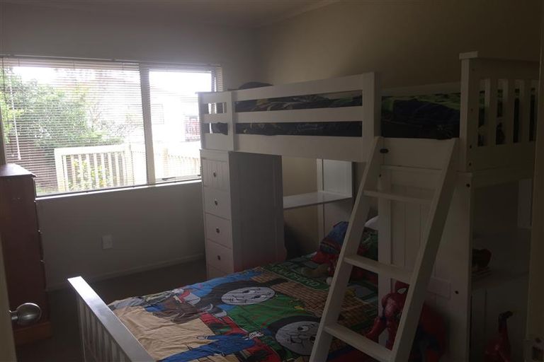 Photo of property in 2/36 Elizabeth Drive, West Harbour, Auckland, 0618