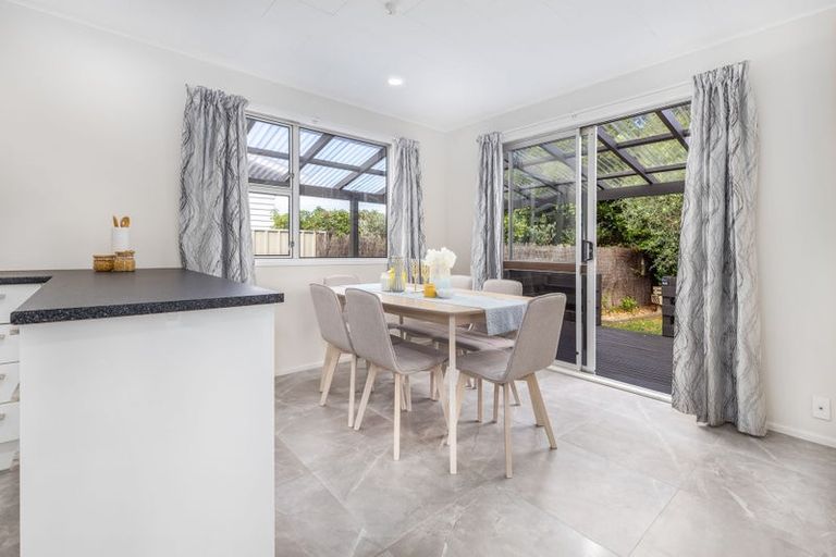 Photo of property in 12 Hollis Road, Paraparaumu Beach, Paraparaumu, 5032