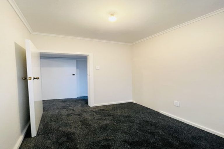 Photo of property in 30 Ferry Parade, Herald Island, Auckland, 0618