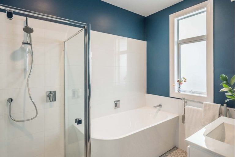 Photo of property in 204 Coutts Street, Rongotai, Wellington, 6022