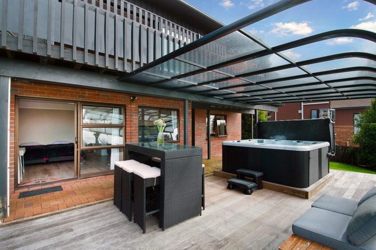 Photo of property in 91 Victory Road, Laingholm, Auckland, 0604