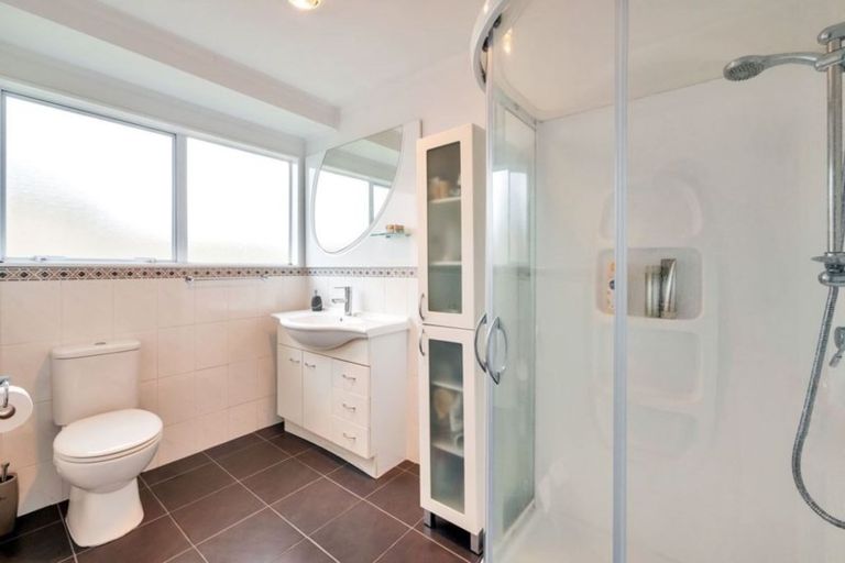 Photo of property in 6 Elisa Lane, Ranui, Auckland, 0612