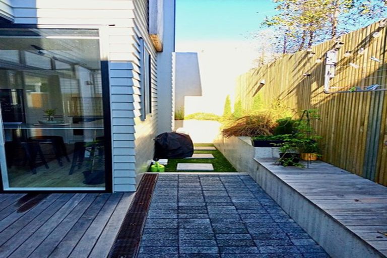 Photo of property in 82d Wallace Street, Mount Cook, Wellington, 6021