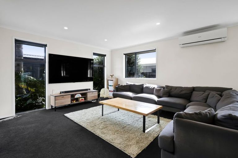 Photo of property in 513 Richmond Road, Lepperton, New Plymouth, 4373