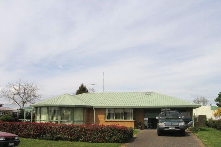 Photo of property in 2 Ashmore Place, Fairy Springs, Rotorua, 3015