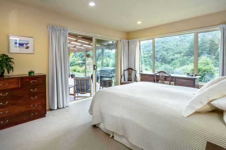 Photo of property in 1789 State Highway 2, Kaitoke, Upper Hutt, 5018