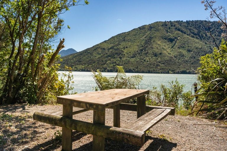 Photo of property in 710 Queen Charlotte Drive, Havelock, 7281