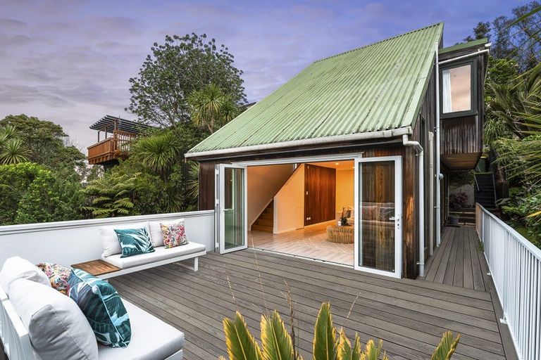 Photo of property in 1/68 Braemar Road, Castor Bay, Auckland, 0620