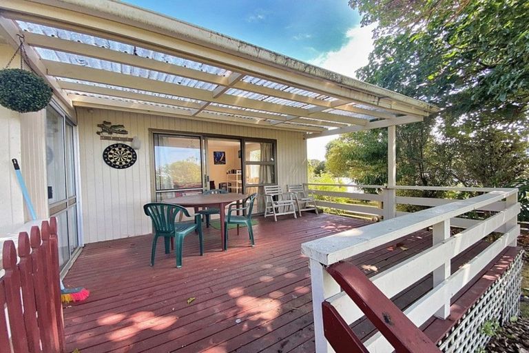 Photo of property in 9 Hauraki Road, Leigh, 0985