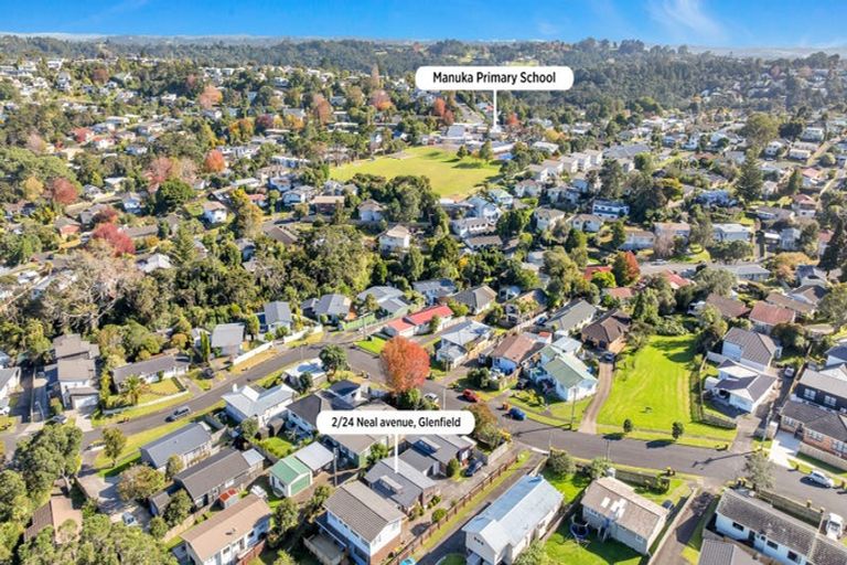 Photo of property in 2/24 Neal Avenue, Glenfield, Auckland, 0629