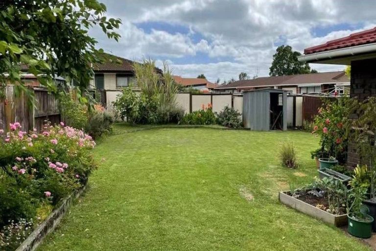 Photo of property in 50 Sunderlands Road, Half Moon Bay, Auckland, 2012