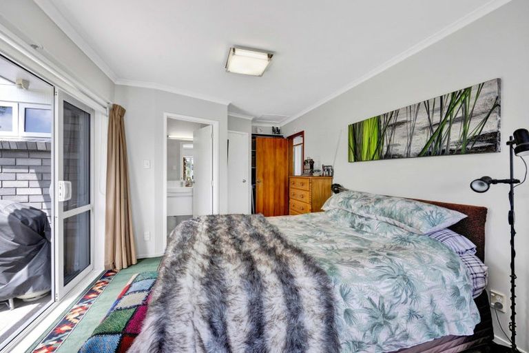 Photo of property in 6 Argyle Place, Highlands Park, New Plymouth, 4312