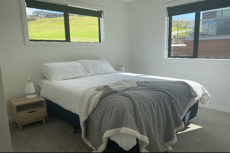 Photo of property in 2 Blue Moon Rise, Langs Beach, 0582