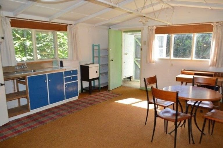 Photo of property in 34 Wi Pere Street, Manakau, 5573