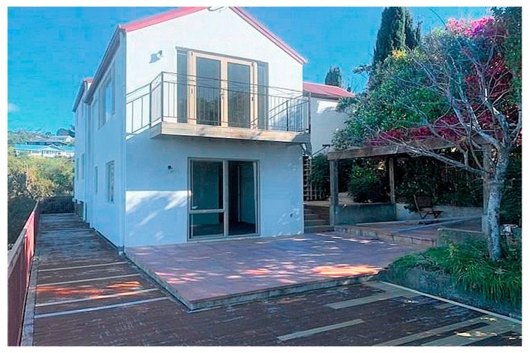 Photo of property in 86 Mount Pleasant Road, Mount Pleasant, Christchurch, 8081