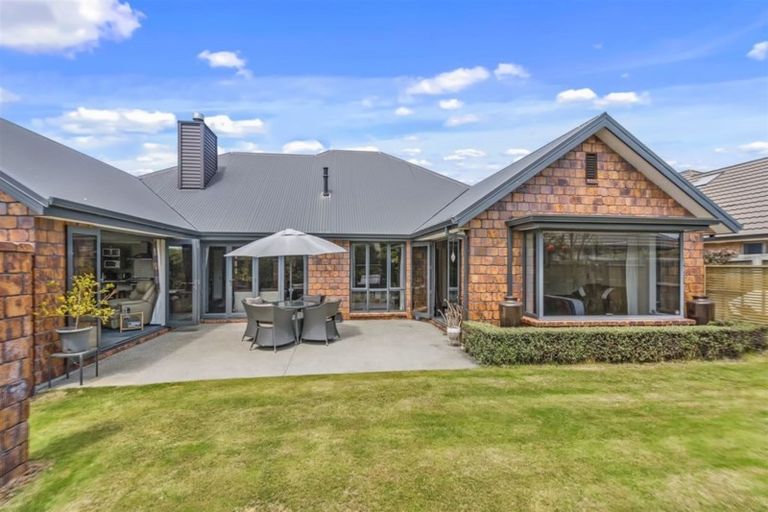 Photo of property in 28 Bottle Lake Drive, Parklands, Christchurch, 8083