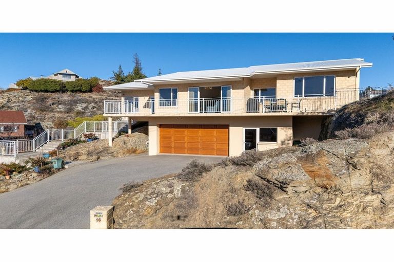 Photo of property in 16 Aronui Road, Bridge Hill, Alexandra, 9320