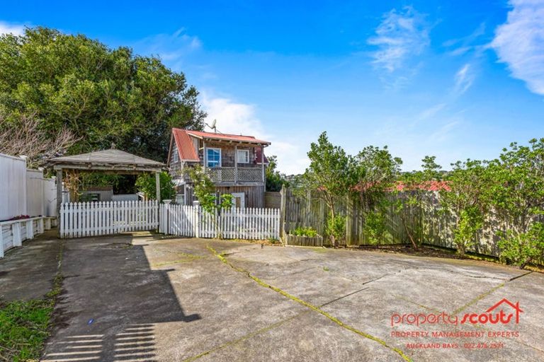 Photo of property in 2/221 Rangatira Road, Beach Haven, Auckland, 0626