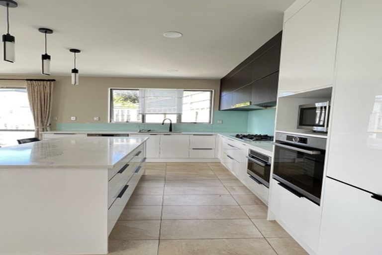 Photo of property in 36 Bur Oak Terrace, Schnapper Rock, Auckland, 0632