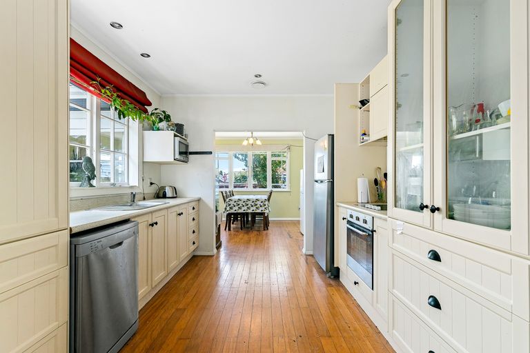 Photo of property in 50 Aorangi Road, Bryndwr, Christchurch, 8053