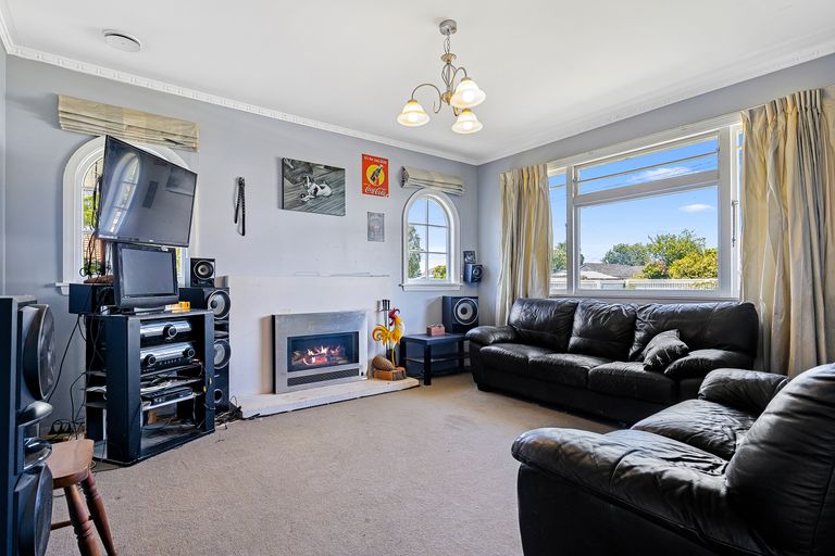 Photo of property in 50 Aorangi Road, Bryndwr, Christchurch, 8053