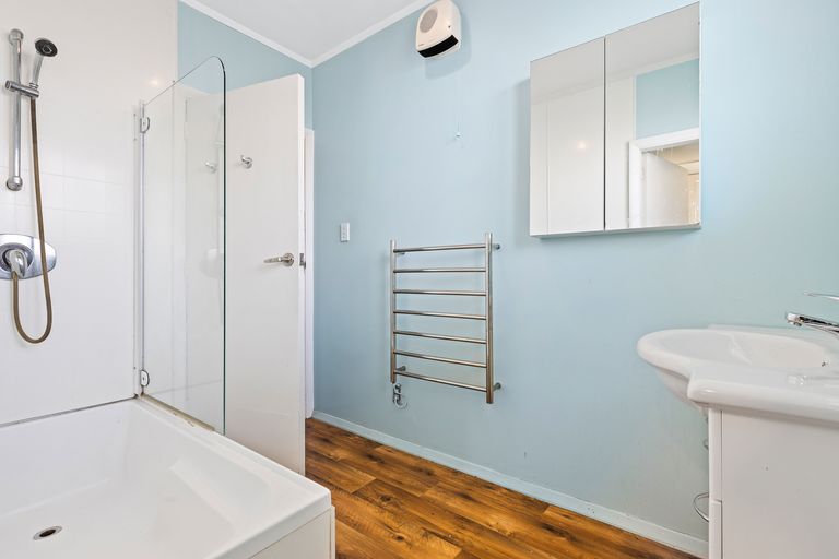 Photo of property in 50 Aorangi Road, Bryndwr, Christchurch, 8053