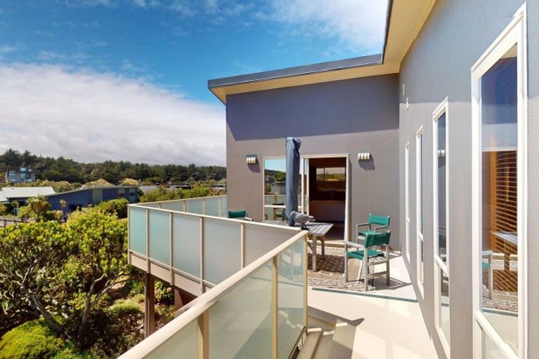 Photo of property in 51 Kent Avenue, Waitarere Beach, Levin, 5510