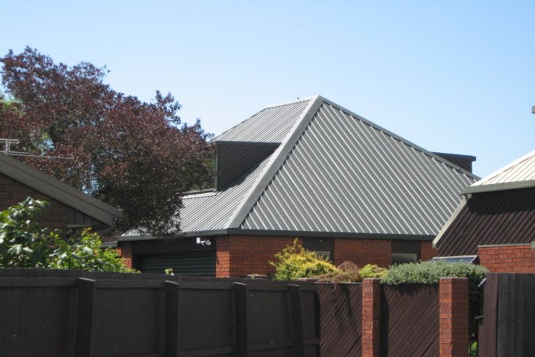 Photo of property in 11b Cherrywood Place, Redwood, Christchurch, 8051