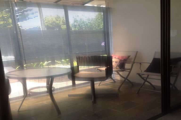 Photo of property in 1/4 Shakespeare Road, Milford, Auckland, 0620